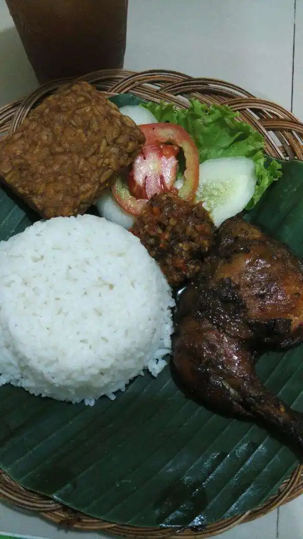 Gambar Makanan Bebek Kuali Budiyono 9