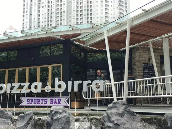 Gambar Makanan Pizza e Birra Sports Bar Central Park 19