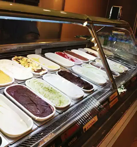Meşhur Dondurmacı Ali Usta'nin yemek ve ambiyans fotoğrafları 10