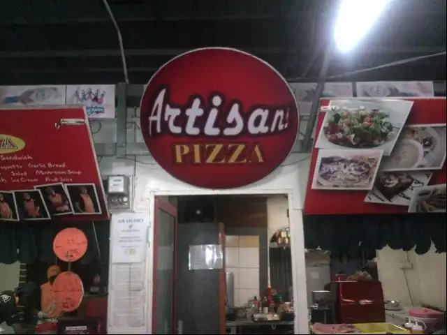 Artisans Pizza Food Photo 3