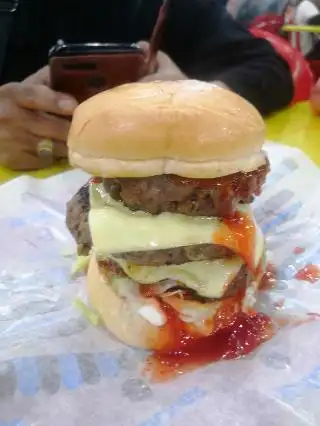 Burgerlicious Food Photo 2