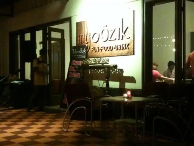 Gambar Makanan Myoozik Cafe 4