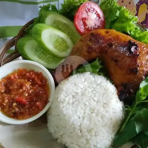 Gambar Makanan Lesehan Pecel Lele Lestari & Seafood, Srengseng Sawah 9