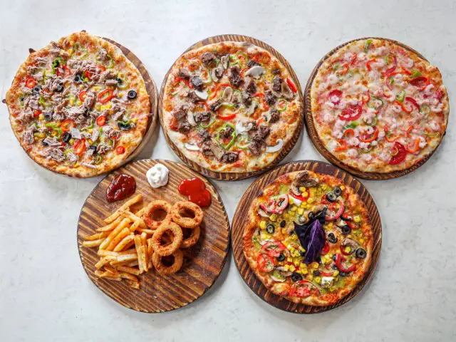 Fetta Konak Pizza'nin yemek ve ambiyans fotoğrafları 1