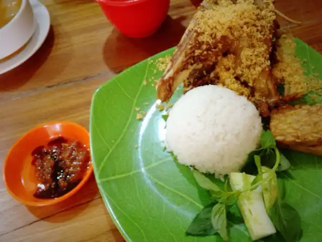 Gambar Makanan Bebek Goreng Khas Surabaya 20