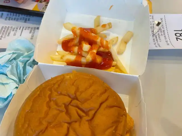 McDonald's & McCafe Food Photo 10