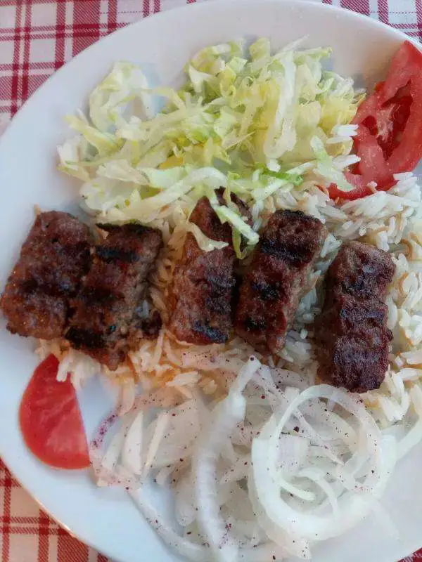 Tarihi Raos Restaurant Sultanahmet Köftesi'nin yemek ve ambiyans fotoğrafları 11