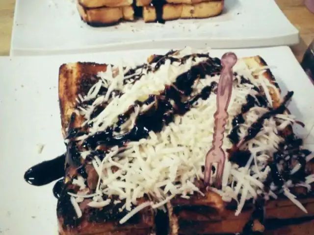 Gambar Makanan Roti Bakar Kremes 6