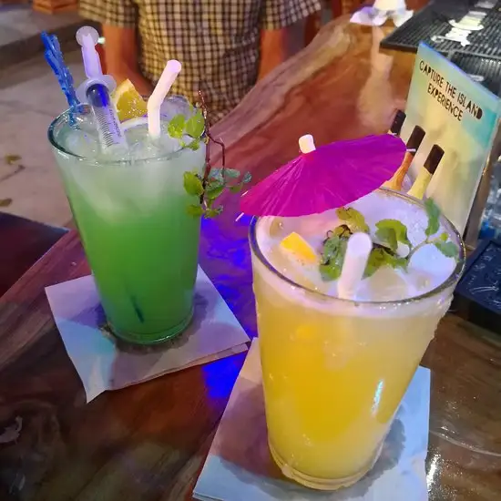 Liquido Cocktails & Spirits