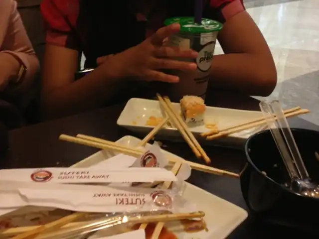 Gambar Makanan Suteki Sushi 7