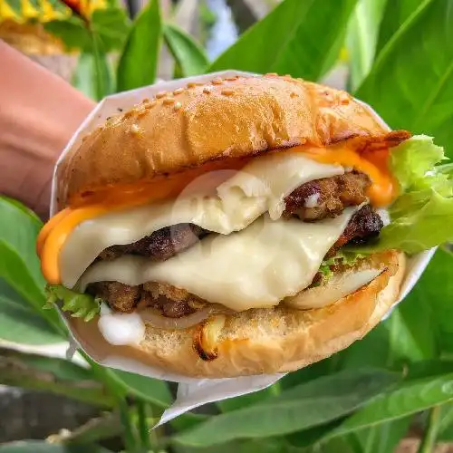 Gambar Makanan The Coffeebar X New Normal Burger 1