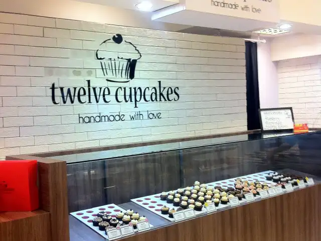 Gambar Makanan Twelve Cupcakes 3