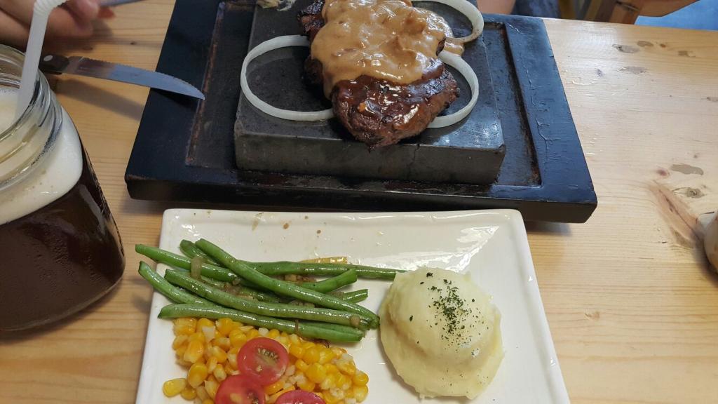 Street Steak terdekat - Restoran dan Tempat Makan Restaurant terdekat