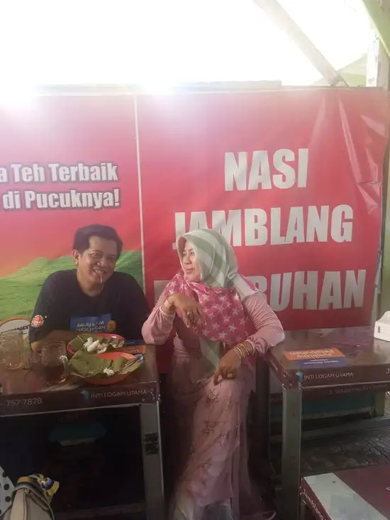 Gambar Makanan Nasi Jamblang Sumarni 7