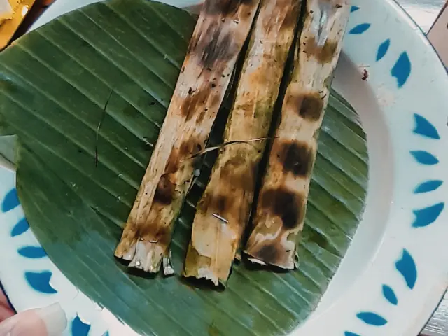 Gambar Makanan Nasi Uduk & Ayam Goreng Lahap 2