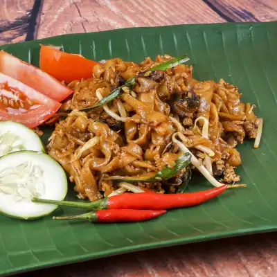 PORK NOODLE & CHAR KUEY TEOW (RESTORAN PHOENIX)