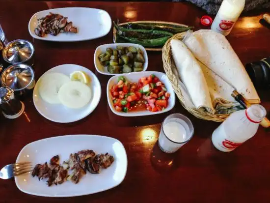 Meshur Oltu Cag Kebabi'nin yemek ve ambiyans fotoğrafları 1