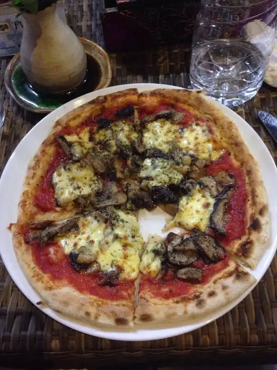 Gambar Makanan Napoli's Pizza & Caffe 5