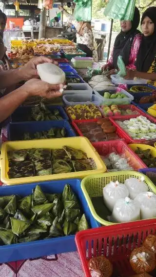 Gerai kuih-Muih,air Soya dan Bandung