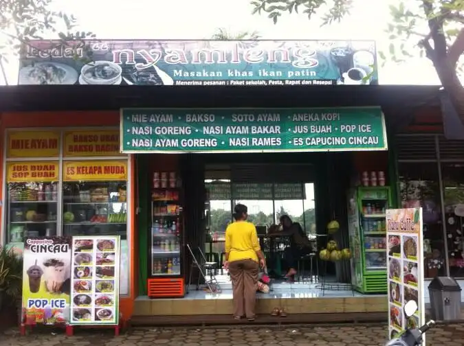 Kedai Nyamleng (Ratu Caffe)