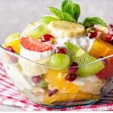 Gambar Makanan Salad buah Mama Embul, Sudirman 20