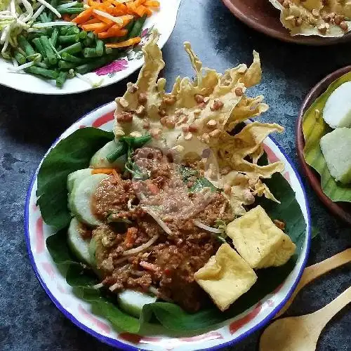 Gambar Makanan Lontong Sayur Dine-In Cahaya, Pulosari 1 10