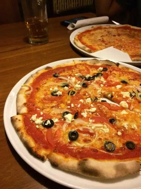 Gambar Makanan Oasi Italian Pizza & Bungalows 11