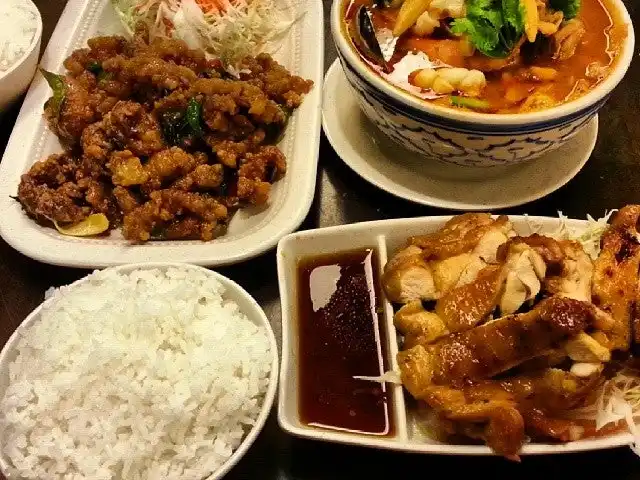 Dee Dee Thai Food Photo 3
