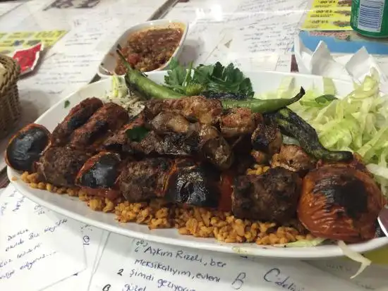 Gaziantep Közde Künefe Kebap Salonu'nin yemek ve ambiyans fotoğrafları 6
