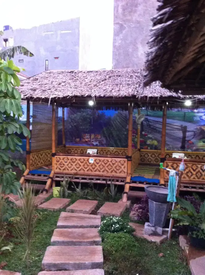 Saung Bambu