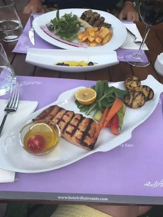 Villa  Levante Cafe & Restaurant'nin yemek ve ambiyans fotoğrafları 7