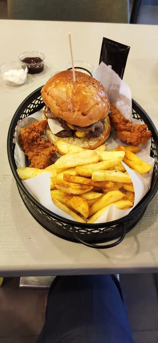 Arquet Burger & Fries'nin yemek ve ambiyans fotoğrafları 2