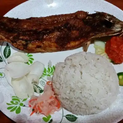 Adzie (Nasi ikan Bangus)