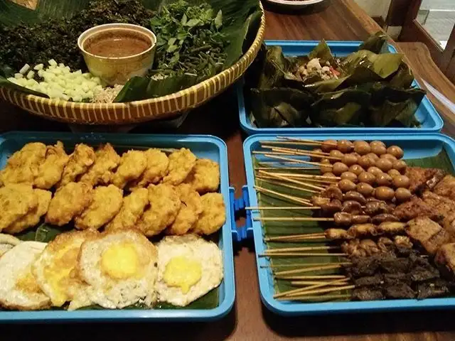 Gambar Makanan Pecel Pincuk Bu Marni 1