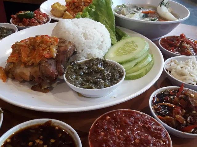 Gambar Makanan Sambal Khas Karmila 18