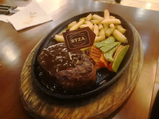 Gambar Makanan Byza Cafe BCS Mall 8