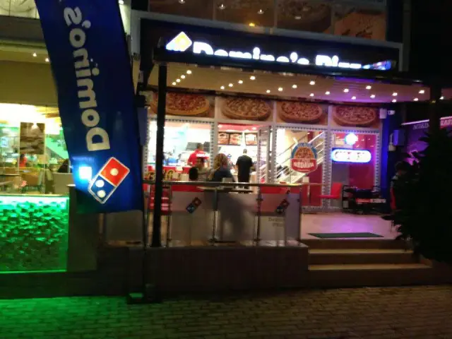 Domino's Pizza'nin yemek ve ambiyans fotoğrafları 1