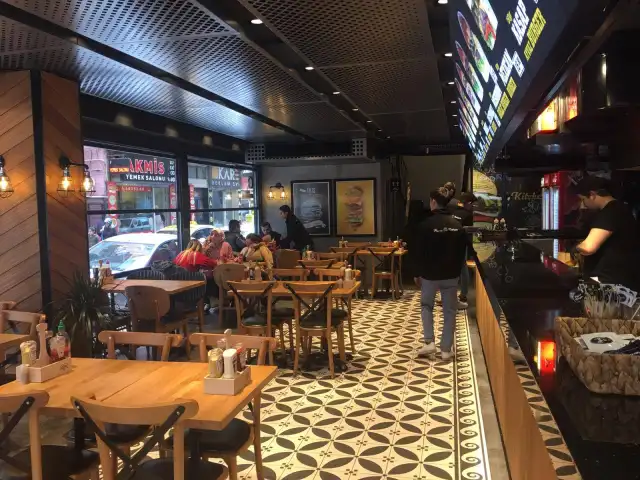 Ayvaz Burger'nin yemek ve ambiyans fotoğrafları 13
