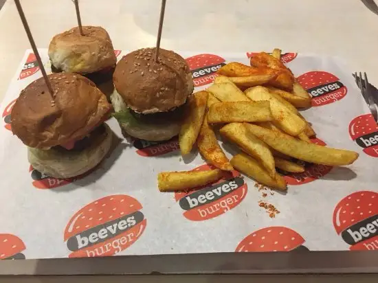 Beeves Burger'nin yemek ve ambiyans fotoğrafları 6