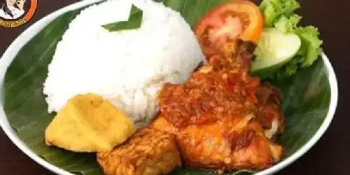 Ayam Geprek Sambal Jeger, Samping Indomaret