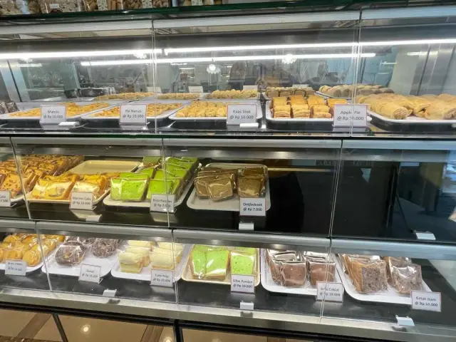 Gambar Makanan Okky Cake & Bakery 10