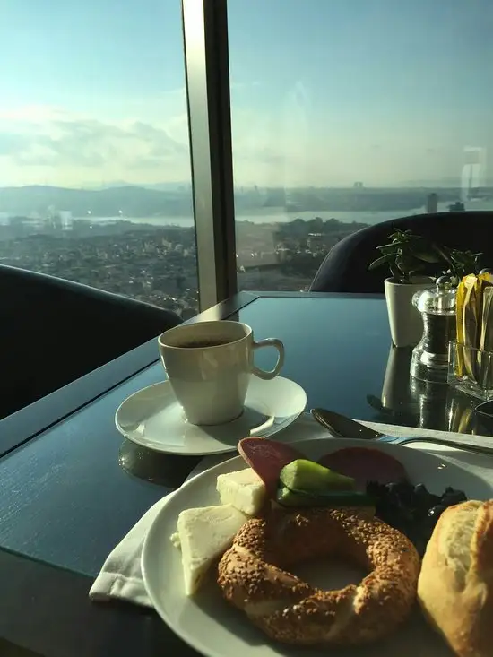 The Globe Restaurant - Hilton Istanbul Bomonti'nin yemek ve ambiyans fotoğrafları 59