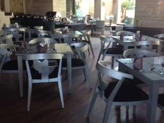 Gambar Makanan Cafe Cinta - Grand Mega Resort & Spa 5