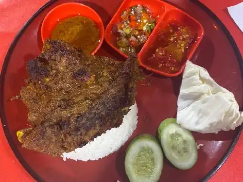 Bebek dan Ayam Kalio Padang Alfarizi, Dipatiukur