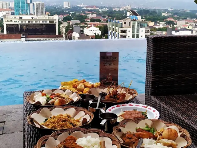 Gambar Makanan SkyviewPool&Bar-MercureHotel 2