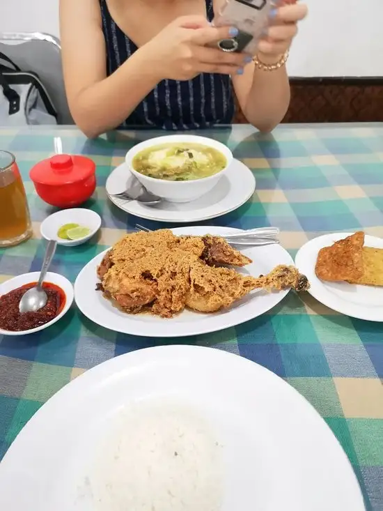 Gambar Makanan Ayam Goreng Suharti 4