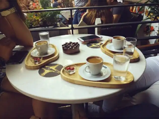 Moloko Coffee'nin yemek ve ambiyans fotoğrafları 1