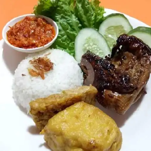 Gambar Makanan Ayam Goreng Rai Raka Teh Wina, Kp Babakan Cimasuk Rt03rw06 8