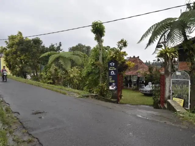 Gambar Makanan Kedai Kopi Rumah Jati Jl. Arca Domas Sukaresmi 2