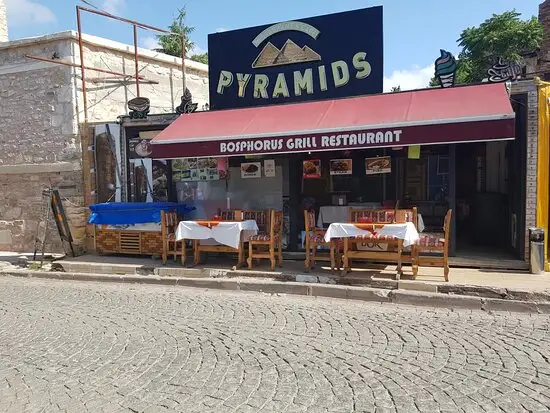 Pyramid Cafe&Restaurant Goztepe'nin yemek ve ambiyans fotoğrafları 9